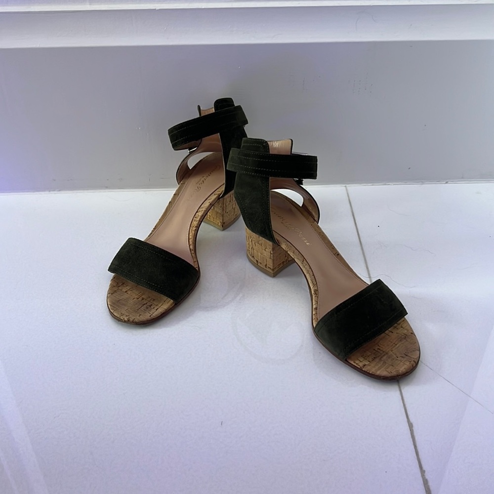 Gianvito Rossi, hunter green suede, 36 1/2, chunky heel.